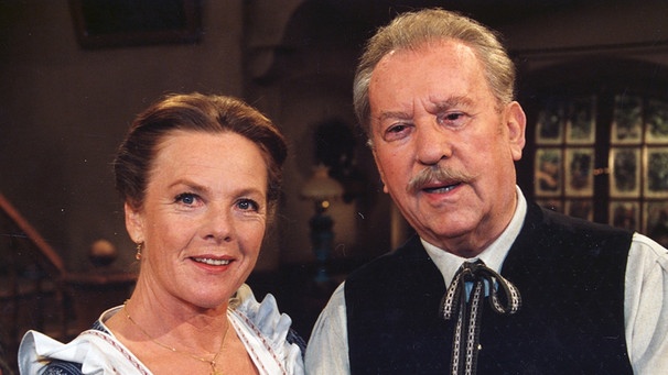 Kathi Leitner mit Toni Berger in dem Komödienstadel "Das liebe Geld" | Bild: BR, Foto Sessner