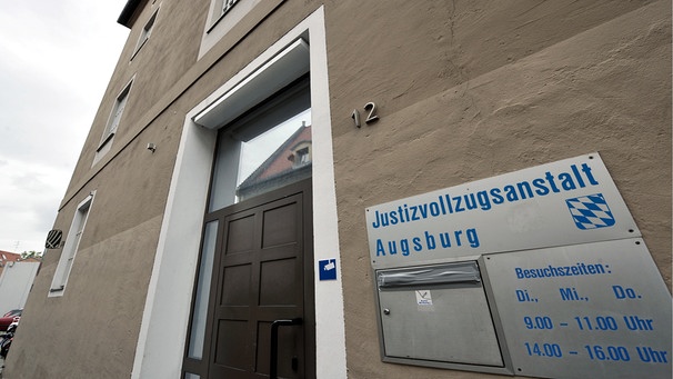 eingang der Haftanstalt in Augsburg | Bild: dapd