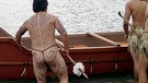 Eine Tradition der Maoris ist wieder gesellschaftsfähig: das Ganzkörpertatoo. | Bild: BR/Robert Hetkämper