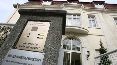 Die Ukrainische Freie Universität in München leidet an Finanznot und platzt aus allen Nähten | Bild: picture-alliance/ dpa | Peter Kneffel