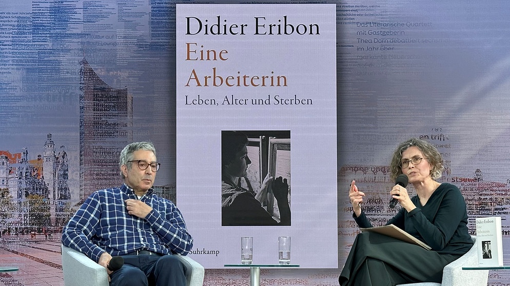 Der Schriftsteller Didier Eribon mit BR Moderatorin Judith Heitkamp | Bild: (c) Daniela Weiland 