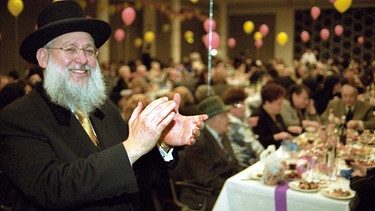 Rabbi bei Pessachfest | Bild: picture-alliance/dpa