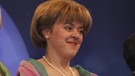 ... Corinna Duhr als Angela Merkel | Bild: BR/ Foto Sessner ...