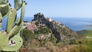 Taormina: Am Friedhof von Castelmola führt der Weg über der Stadt nach oben zum Gipfel | Bild: BR/Andreas Pehl