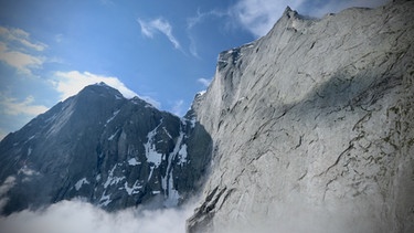 Knallgelbe Notunterkunft zwischen Bergell und Lombardei  | Bild: BR; Kilian Neuwert