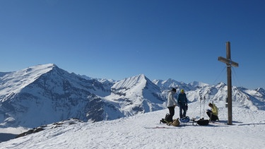 Skitour Silberpfennig: Viel Platz am Gipfel | Bild: BR/Georg Bayerle