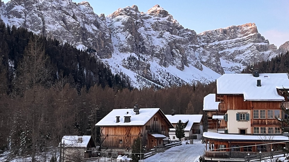 Weihnachtsstimmung unter den Geislerspitzen | Bild: BR; Georg Bayerle