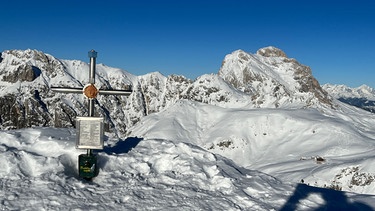 Weihnachtsstimmung unter den Geislerspitzen | Bild: BR; Georg Bayerle