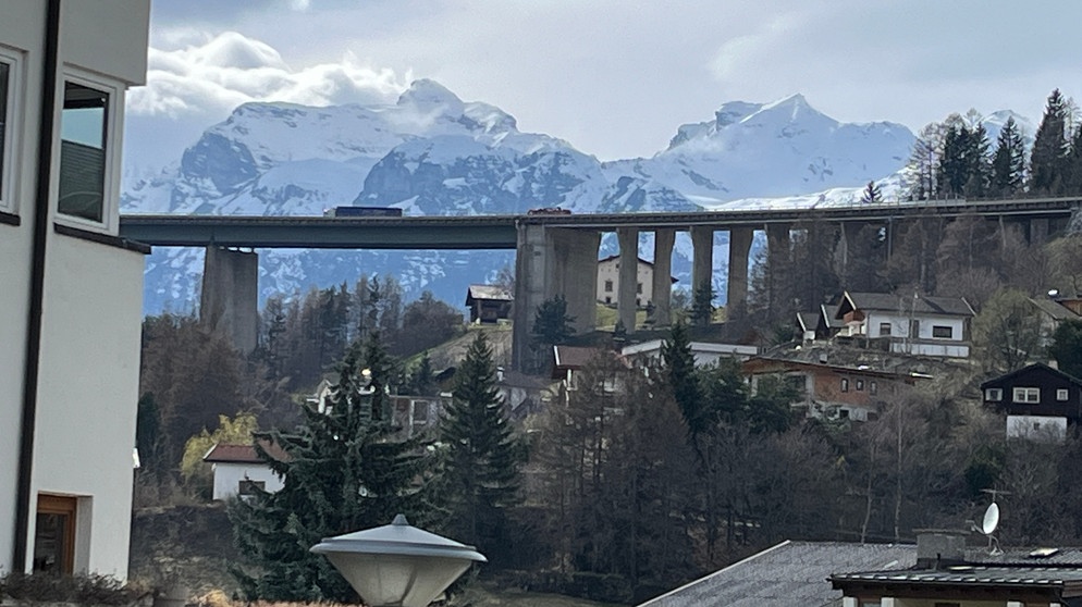 Vom Beton in die Bilderbuch-Berge  | Bild: BR; Georg Bayerle