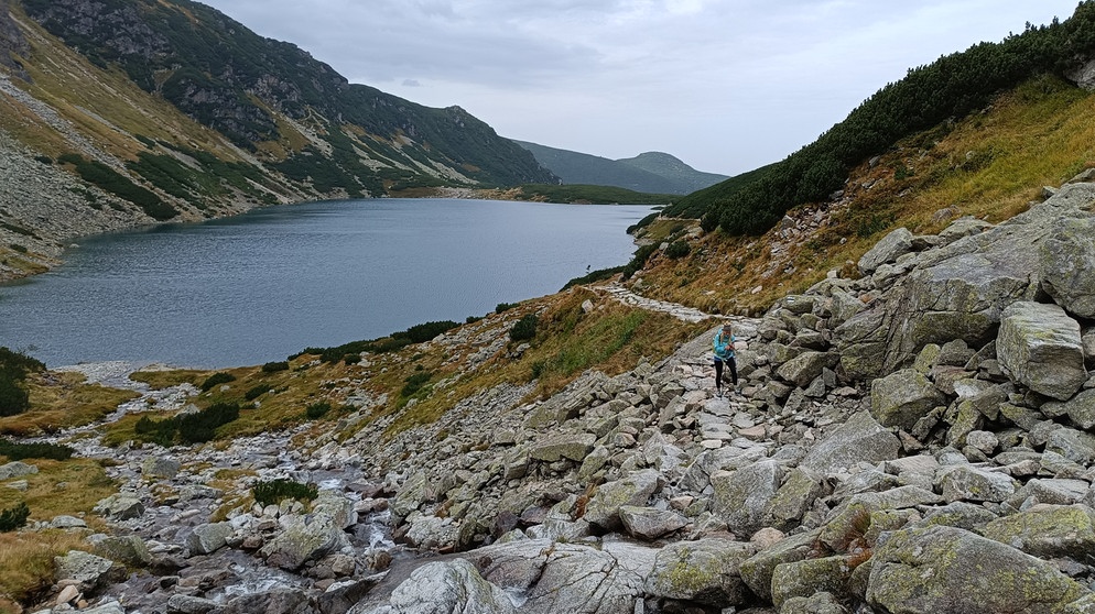 Hohe Tatra: Der Schwarze Raupensee (Czarny Staw Gąsienicowy) | Bild: BR/Thomas Reichart; Lisa Maria Strasser