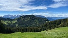 Geigelstein: Breitwandblick ins Gebirge | Bild: BR/Georg Bayerle