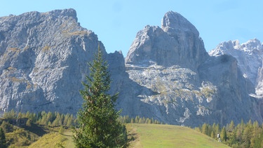 Vom Kreuzbergpass zur Nemes-Alm: Der Elferkofel mal aus anderer Perspektive. | Bild: BR/Andrea Zinnecker