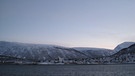 Blick auf Tromsoe mit Eismeerkathedrale | Bild: BR/Andreas Pehl