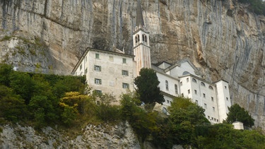 Pilgerwanderung zu einer verwegenen Kirche im Fels | Bild: BR; Andrea Zinnecker