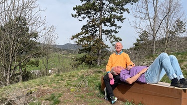 Dietmar und Sepp im Wald. | Bild: BR/Johannes Kaltenhauser