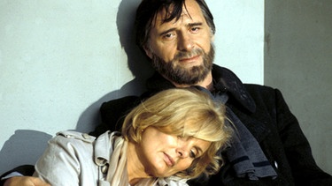 Annette von Soettingen (Ruth Maria Kubitschek) und Monaco Franze (Helmut Fischer). | Bild: Balance Film/BR