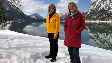 Marianne Kreuzer (rechts) und Michaela Gerg am Sylvensteinsee | Bild: BR/Michael Kühnel