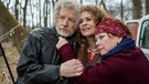 Für immer Hippies (von links: Christian Steyer, Gabrielle Scharnitzky, Imogen Kogge). | Bild: NDR/Alexander Fischerkoesen