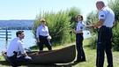 Julia Demmler (Wendy Güntensperger, 2. von rechts) und Paul Schott (Tim Wilde, rechts) teilen ihren Kollegen Nele Fehrenbach (Floriane Daniel, 2. von links) und Jakob Frings (Max König, links) erste Ermittlungsergebnisse zu dem toten Ornithologen mit. | Bild: ARD/Laurent Trümper