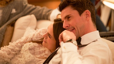 Nell (Keira Knightley) und Simon (Matthew Goode). | Bild: Capelight Pictures/Robert Viglasky