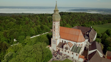 Blick auf das Kloster Andechs. | Bild: ORF/BR/Tellux-Film GmbH/Metafilm GmbH