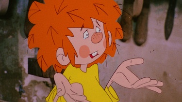 Pumuckl stiehlt ein Silberarmband. Als Meister Eder dahinter kommt, ist er so sauer, dass er den Pumuckl raus wirft. | Bild: BR/Infafilm GmbH/Original-Entwurf "Pumuckl"-Figur: Barbara von Johnson