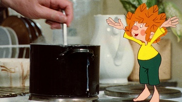 Der Pumuckl isst zum ersten Mal Schokoladenpudding und beschließt, dass es ab jetzt immer welchen geben soll. Zur Not kocht er ihn selber ... | Bild: BR/Infafilm GmbH/Original-Entwurf "Pumuckl"-Figur: Barbara von Johnson