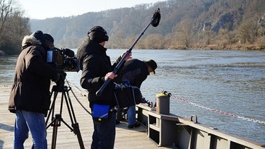 Dreharbeiten an der Donaufähre bei Matting, unweit von Regensburg. | Bild: BR