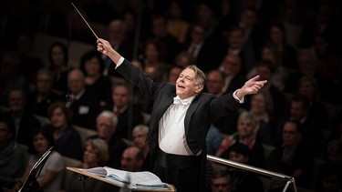 Ein Feuerwerk aus klingenden Kostbarkeiten präsentieren Mariss Jansons und das Symphonieorchester des Bayerischen Rundfunks bei ihrem Galakonzert aus dem Münchner Herkulessaal. | Bild: BR/Peter Meisel