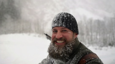 Berufsjäger Bernhard Striegel im Rappenalptal. | Bild: BR/Bewegte Zeiten Filmproduktion GmbH/Carsten Frank