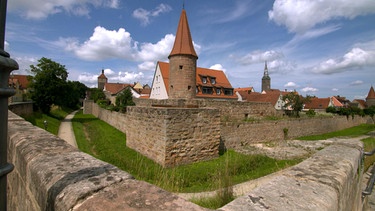 Ansicht der Stadtmauer von Wolframs-Eschenbach. | Bild: B.O.A. Videofilmkunst GmbH/BR/André Knauer