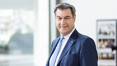 Der Bayerischer Ministerpräsident Markus Söder bei seiner Neujahrsansprache zum Jahreswechsel. | Bild: BR/Markus Konvalin