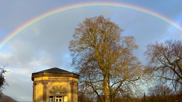 Pavillon unter Regenbogen | Bild: Picture alliance/dpa