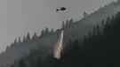 Löschhubschrauber im Einsatz | Bild: BR