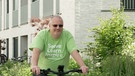 Gregor Holzer auf seinem E-Bike | Bild: BR