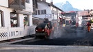 Straßenbauarbeiten in der Schnitzschulstraße in Garmisch-Partenkirchen | Bild: BR