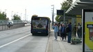 Busspur auf Nibelungenbrücke in Regensburg | Bild: BR