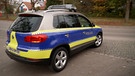 Falsches Polizeiauto mit der Aufschrift "Police" | Bild: BR