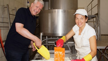 Tofu-Herstellung mit Alexander Herrmann und Christine Angermaier. | Bild: BR / Frank Johne