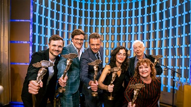 Von links: Phil Laude, Bodo Wartke, Florian Schroeder, Ana Lucía, Hanns Meilhamer und Claudia Schlenger. | Bild: BR/Raphael Kast