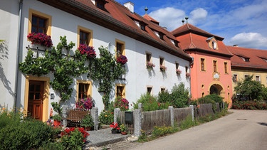 Klosterdorf des Kloster Speinshart, Abtei des Praemonstratenserordens in Speinshart, Neustadt an der Waldnaab. | Bild: picture alliance / Bildagentur-online/Sunny Celeste | Bildagentur-online/Sunny Celeste