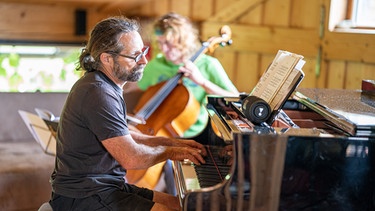 Alexander Huber am Klavier | Bild: BR/Thomas März