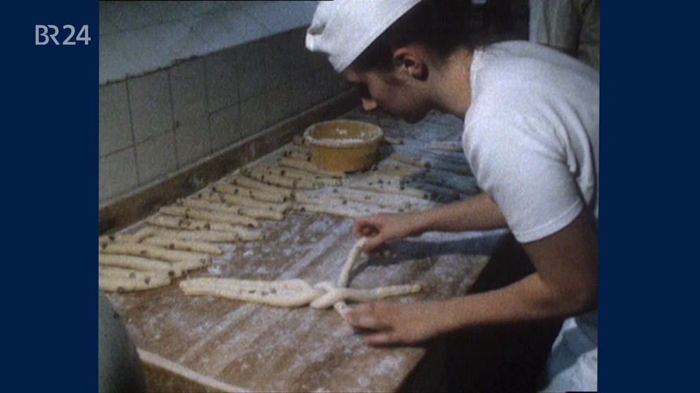 Herstellung von Allerseelenzöpfen | Bild: BR Archiv