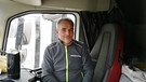 Trucker Alois Mühlbauer in seinem LKW | Bild: BR / Sabine Lindlbauer