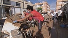 Aufräumarbeiten nach der Flut in Spanien | Bild: BR