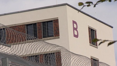Einer der Teile des Abschiebegefängnisses in Hof, hier wurde EU-Recht verletzt. | Bild: BR
