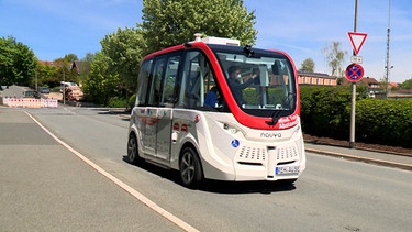 Ein autonom fahrender Bus in Hof. | Bild: BR