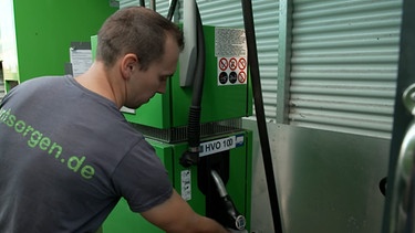 Kraftstoff HVO100 an der Tankstelle. | Bild: BR