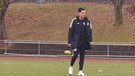 Florian Badstübner beim Training für seinen Schiedsrichter Job. | Bild: BR