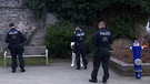 Die Polizei bei einer Durchsuchung in Schweinfurt. | Bild: BR